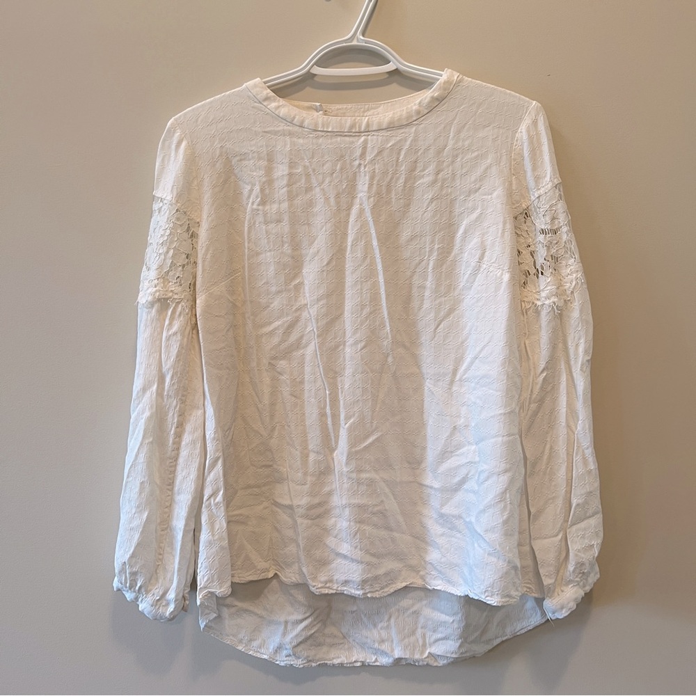 Camber & Grace Elegant Textured White Lace-Inset Women's Top
